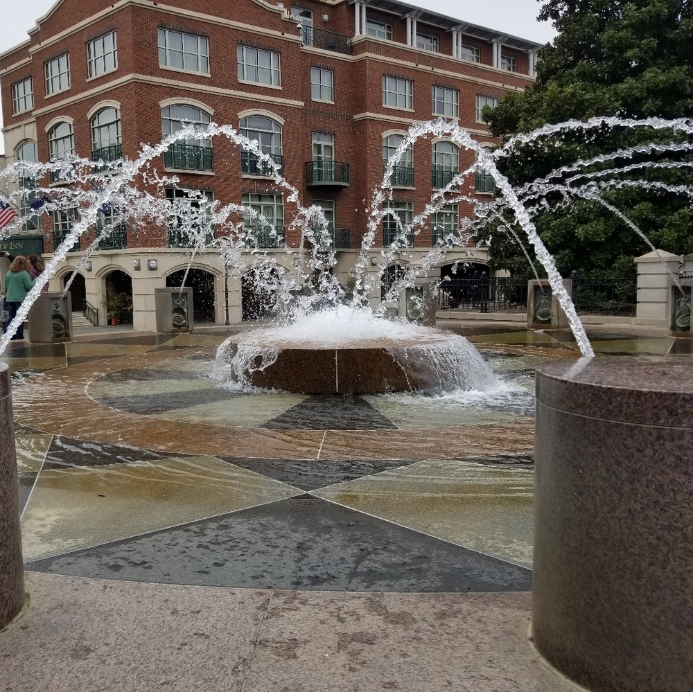 Meet your Posher, Brooke
